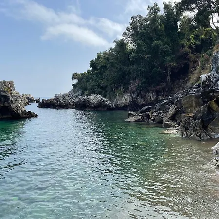 Hideaway In With Private Access To Sea Anna's Horizon Case de vacanță *