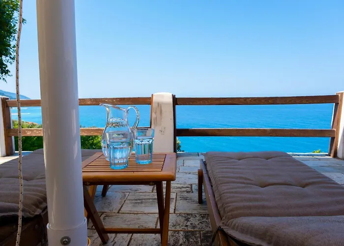 Holiday home Hideaway In With Private Access To Sea Anna's Horizon